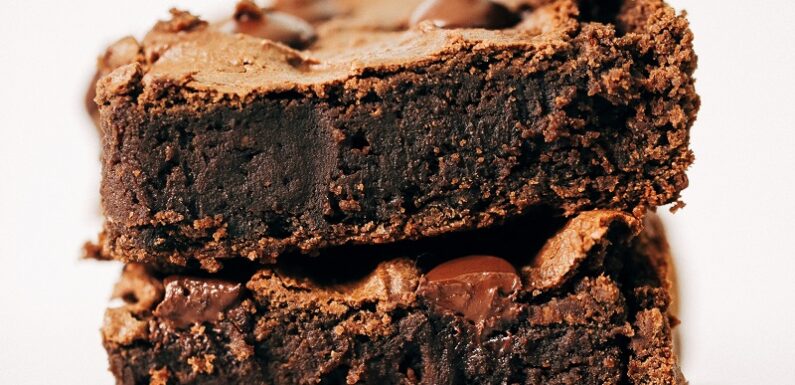 Protein Brownies: How Healthy They Are & Its Recipe