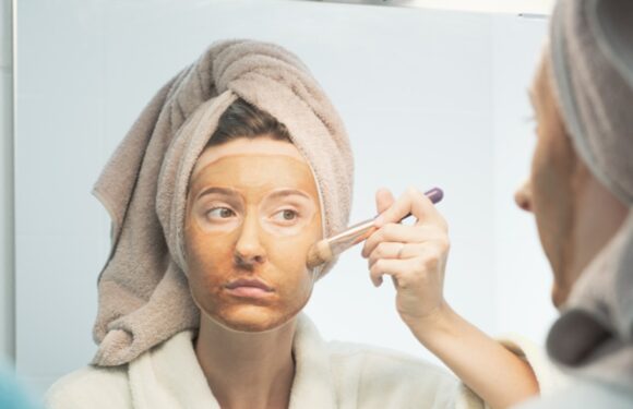 7 Reasons Why DIY Facials for Acne-Prone Skin May Not Work